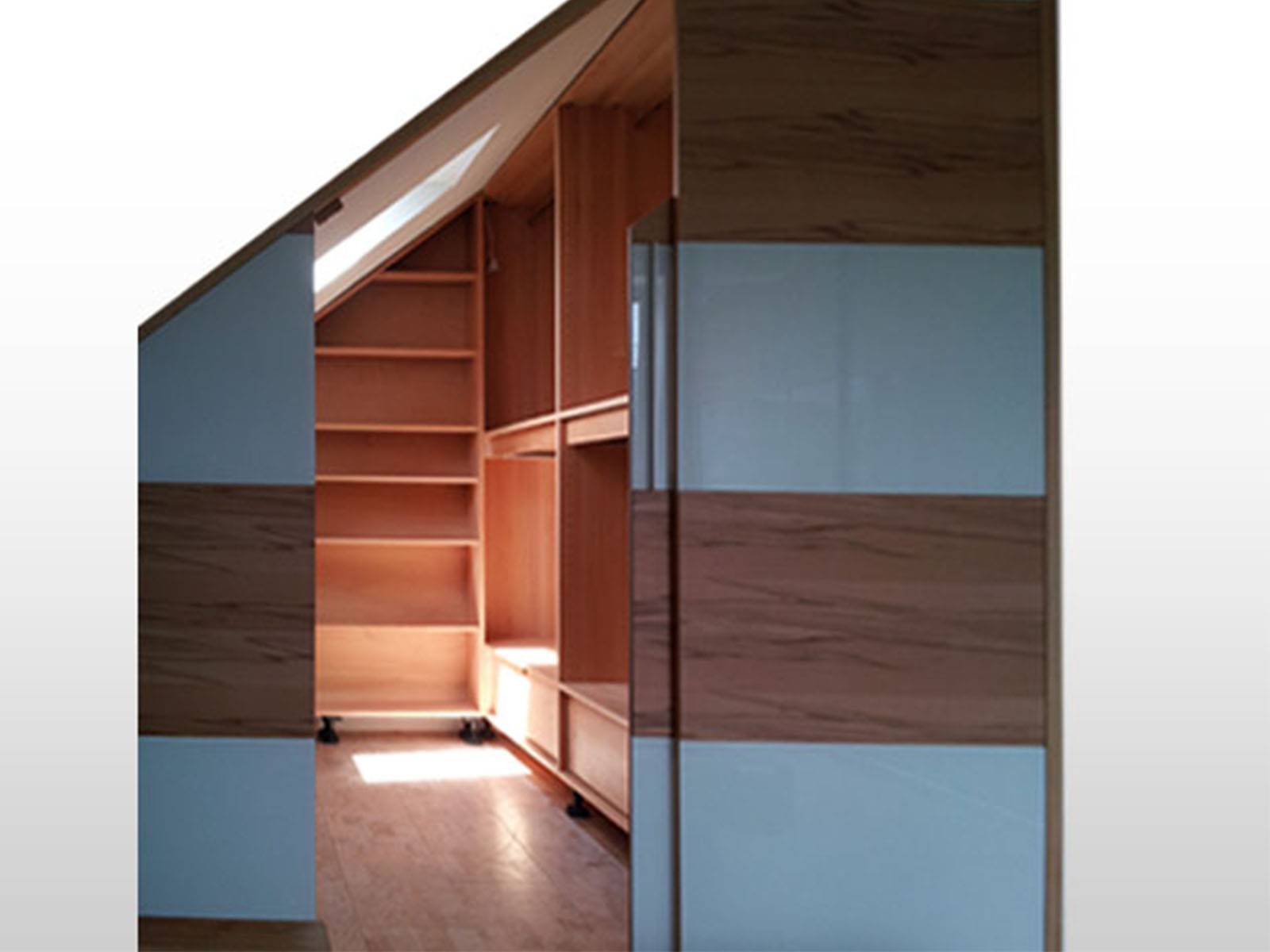 Einbaukleiderschrank offen