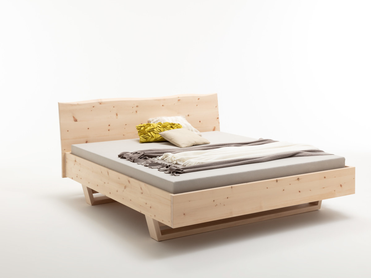 Schwebebett Bozen, Zirbe unbehandelt, 200 x 180 cm, SKH 49 cm, ELT 20 cm