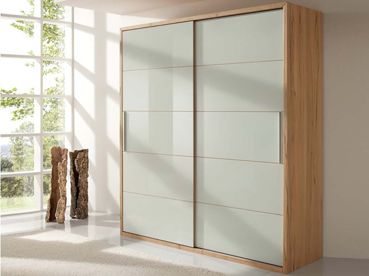 Schiebetürenschrank_Cube_Kernbuche