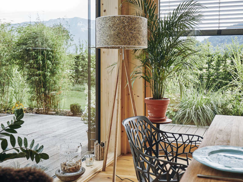 Ligno Stehlampe | Schirm Heu mit Kornblume - Standfuß Eiche Ambiente