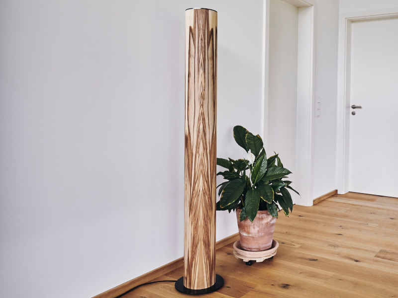 Stehlampe-Lucerna-Nuss-Ambiente